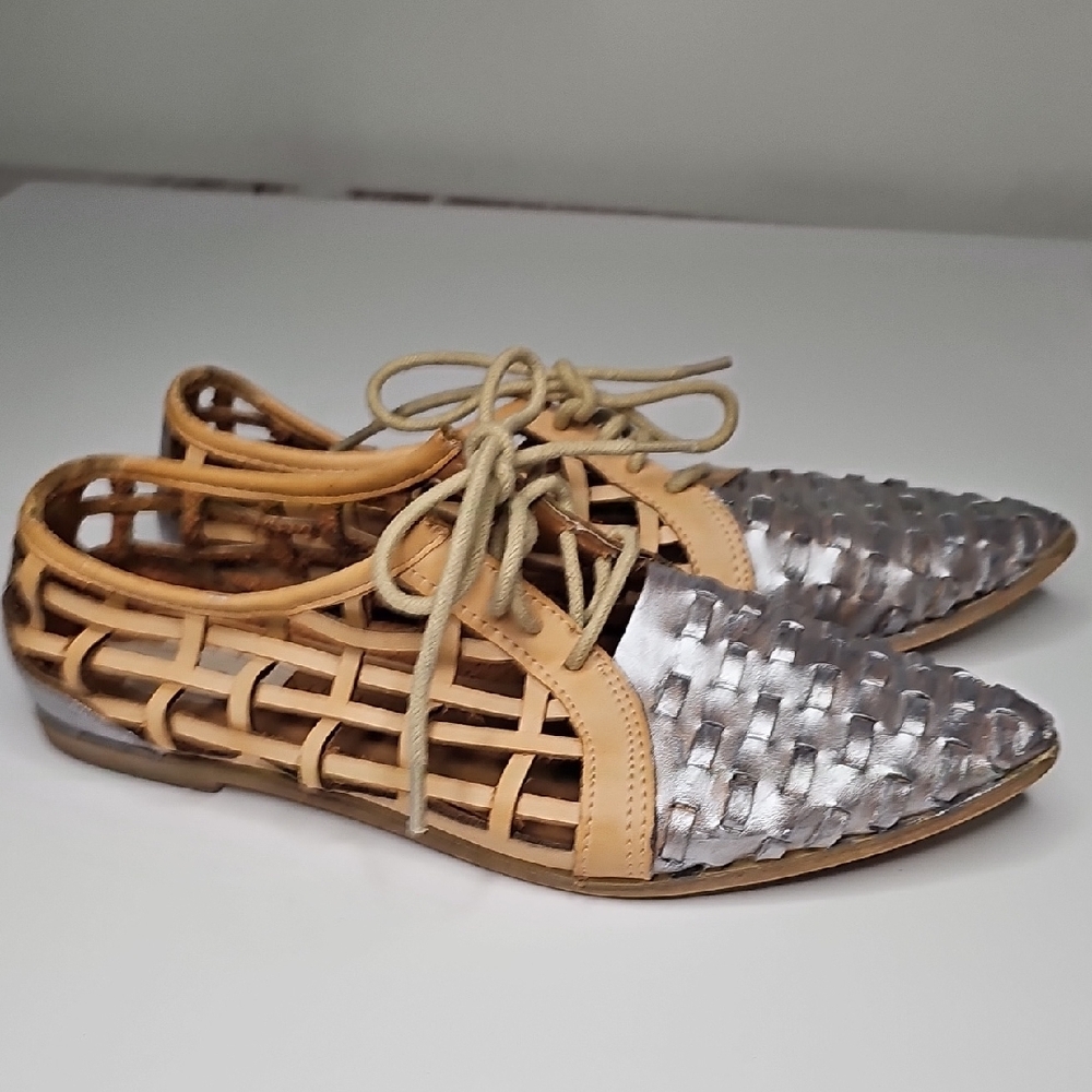 Coconuts by Matisse Gimlet Woven Lace Up Oxfords Tan/silver - Picture 1 of 10